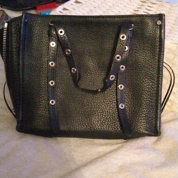 Henri Bendel   - Picture 6 of 13